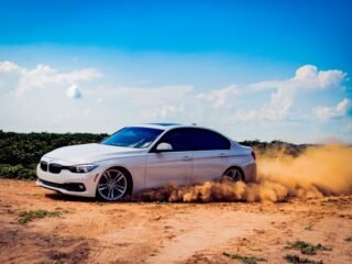 Les 3 principaux avantages de la location de voiture avec chauffeur à Abidjan