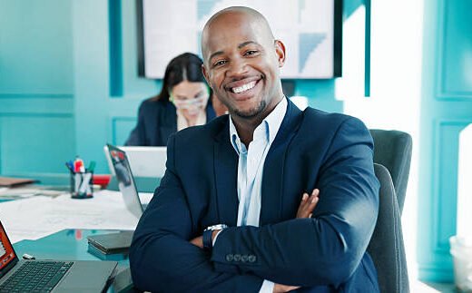 la visite virtuelle entreprise Lyon s’avère efficace pour trois objectifs business majeurs : améliorer votre visibilité locale, séduire et engager vos clients, et augmenter vos conversions.