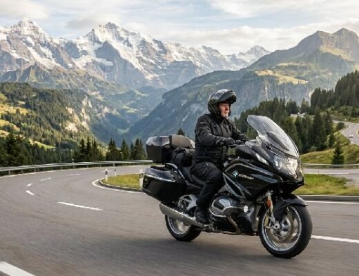 moto touring