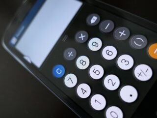Franchise en base de TVA : facturer ou pas, comment trancher