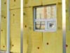 Changer la laine de verre des combles soi-même : l'erreur qui annule l'isolation
