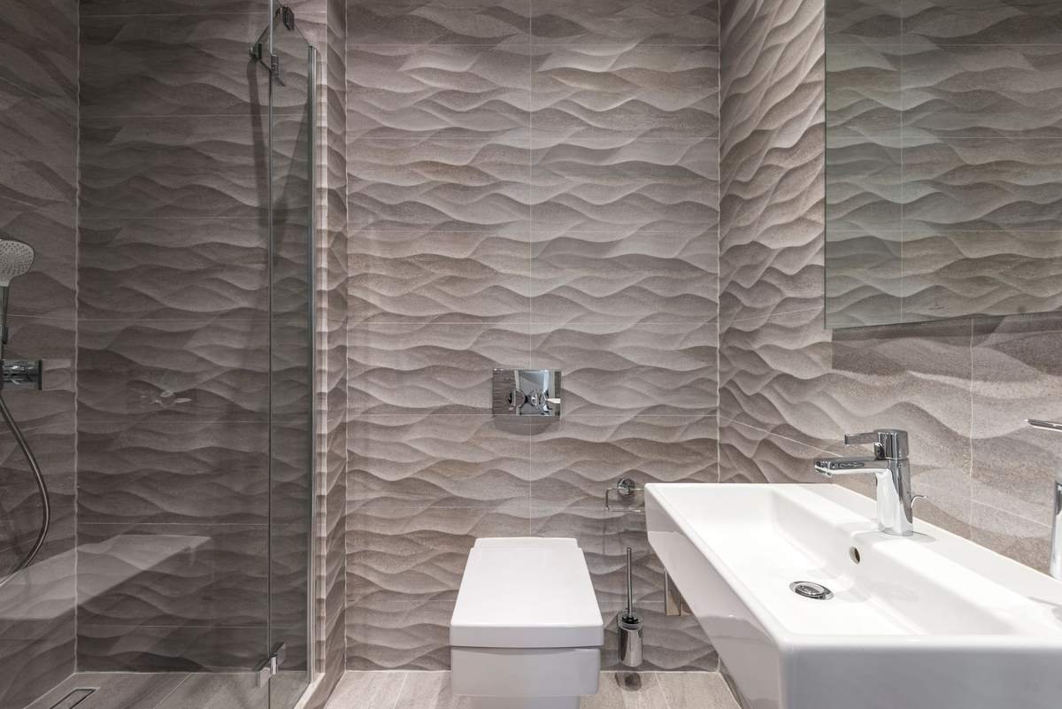 Carrelage des WC qui se décolle : le rôle des joints avant la colle